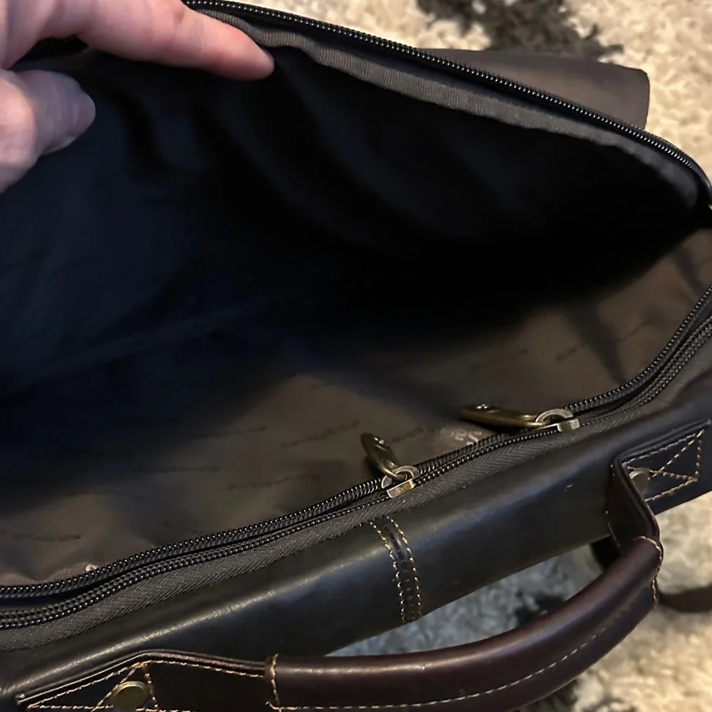 Samsonite | Colombian Leather Flap Over Messenger Bag